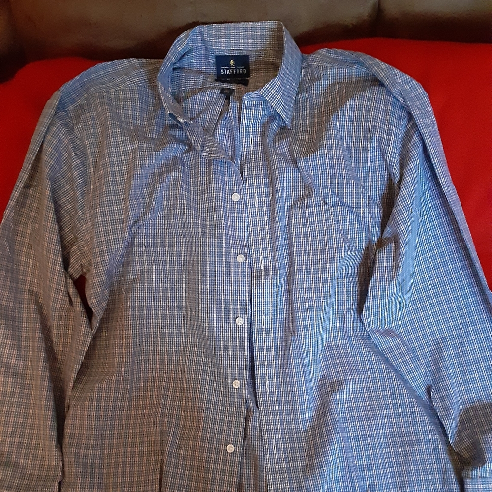 A long sleeve dress shirt